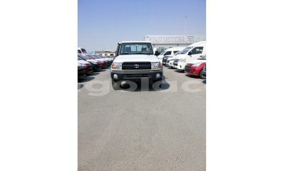 Buy Import Toyota Land Cruiser Beige Car in Import - Dubai in Bengo Province Buy Import Toyota Land Cruiser Beige Car in Import - Dubai in Bengo Province