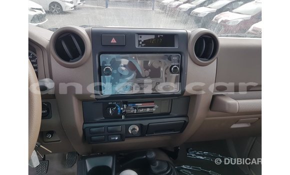 Buy Import Toyota Land Cruiser Beige Car in Import - Dubai in Bengo Province Buy Import Toyota Land Cruiser Beige Car in Import - Dubai in Bengo Province