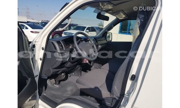 Buy Import Toyota Hiace White Car in Import - Dubai in Bengo Province Buy Import Toyota Hiace White Car in Import - Dubai in Bengo Province