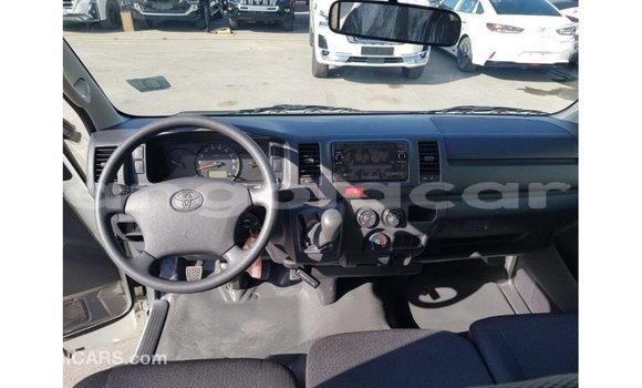 Buy Import Toyota Hiace White Car in Import - Dubai in Bengo Province Buy Import Toyota Hiace White Car in Import - Dubai in Bengo Province