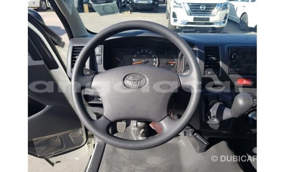 Buy Import Toyota Hiace White Car in Import - Dubai in Bengo Province Buy Import Toyota Hiace White Car in Import - Dubai in Bengo Province
