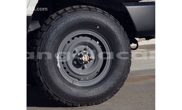 Comprar Importar Toyota Land Cruiser Branco Carro em Import - Dubai em Bengo Province Comprar Importar Toyota Land Cruiser Branco Carro em Import - Dubai em Bengo Province