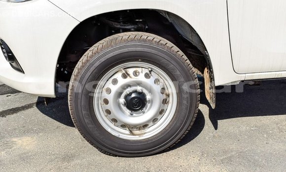 Buy Import Toyota Hilux White Car in Import - Dubai in Bengo Province Buy Import Toyota Hilux White Car in Import - Dubai in Bengo Province