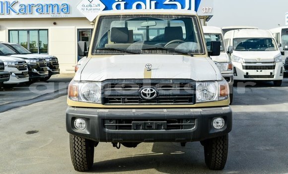 Comprar Importar Toyota Land Cruiser Bege Carro em Import - Dubai em Bengo Province Comprar Importar Toyota Land Cruiser Bege Carro em Import - Dubai em Bengo Province