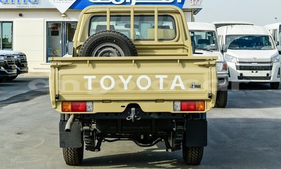 Comprar Importar Toyota Land Cruiser Bege Carro em Import - Dubai em Bengo Province Comprar Importar Toyota Land Cruiser Bege Carro em Import - Dubai em Bengo Province