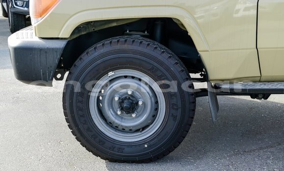 Comprar Importar Toyota Land Cruiser Bege Carro em Import - Dubai em Bengo Province Comprar Importar Toyota Land Cruiser Bege Carro em Import - Dubai em Bengo Province