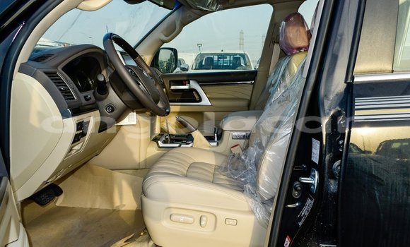 Buy Import Toyota Land Cruiser Black Car in Import - Dubai in Bengo Province Buy Import Toyota Land Cruiser Black Car in Import - Dubai in Bengo Province