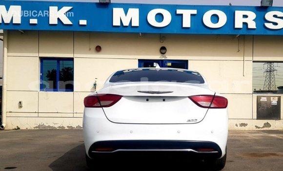 Comprar Importar Chrysler 200 Branco Carro em Import - Dubai em Bengo Province Comprar Importar Chrysler 200 Branco Carro em Import - Dubai em Bengo Province