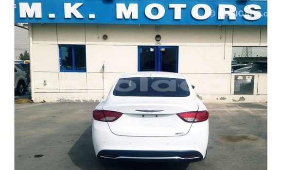 Comprar Importar Chrysler 200 Branco Carro em Import - Dubai em Bengo Province Comprar Importar Chrysler 200 Branco Carro em Import - Dubai em Bengo Province