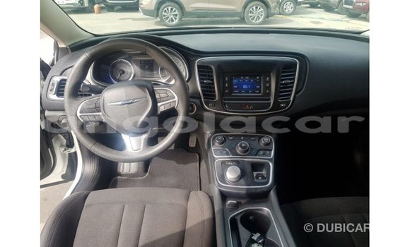 Comprar Importar Chrysler 200 Branco Carro em Import - Dubai em Bengo Province Comprar Importar Chrysler 200 Branco Carro em Import - Dubai em Bengo Province