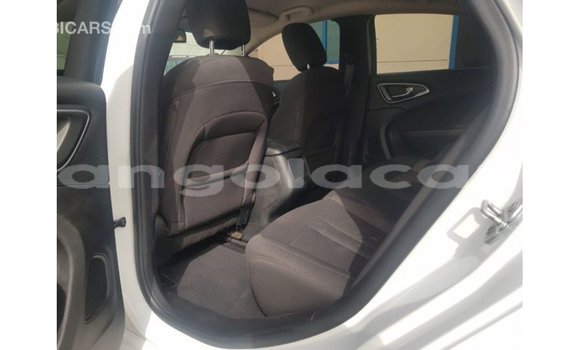 Comprar Importar Chrysler 200 Branco Carro em Import - Dubai em Bengo Province Comprar Importar Chrysler 200 Branco Carro em Import - Dubai em Bengo Province