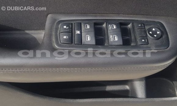 Comprar Importar Chrysler 200 Branco Carro em Import - Dubai em Bengo Province Comprar Importar Chrysler 200 Branco Carro em Import - Dubai em Bengo Province