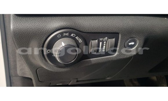 Comprar Importar Chrysler 200 Branco Carro em Import - Dubai em Bengo Province Comprar Importar Chrysler 200 Branco Carro em Import - Dubai em Bengo Province