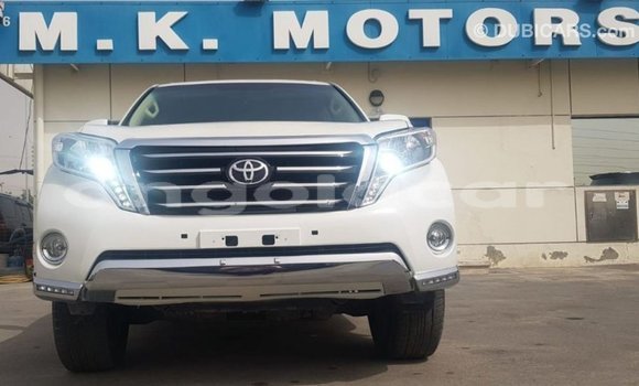 Comprar Importar Toyota Land Cruiser Branco Carro em Import - Dubai em Bengo Province Comprar Importar Toyota Land Cruiser Branco Carro em Import - Dubai em Bengo Province