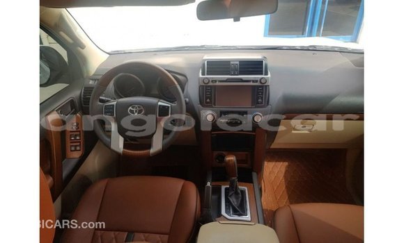 Comprar Importar Toyota Land Cruiser Branco Carro em Import - Dubai em Bengo Province Comprar Importar Toyota Land Cruiser Branco Carro em Import - Dubai em Bengo Province
