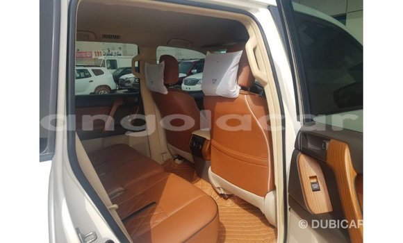 Comprar Importar Toyota Land Cruiser Branco Carro em Import - Dubai em Bengo Province Comprar Importar Toyota Land Cruiser Branco Carro em Import - Dubai em Bengo Province