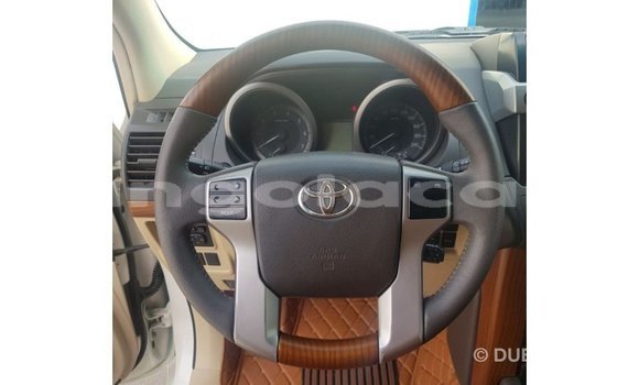 Comprar Importar Toyota Land Cruiser Branco Carro em Import - Dubai em Bengo Province Comprar Importar Toyota Land Cruiser Branco Carro em Import - Dubai em Bengo Province