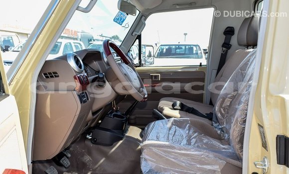 Comprar Importar Toyota Land Cruiser Bege Carro em Import - Dubai em Bengo Province Comprar Importar Toyota Land Cruiser Bege Carro em Import - Dubai em Bengo Province
