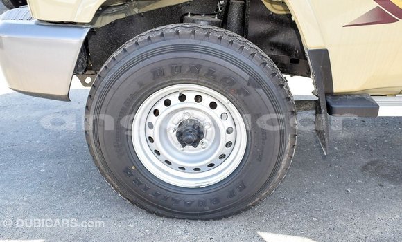 Comprar Importar Toyota Land Cruiser Bege Carro em Import - Dubai em Bengo Province Comprar Importar Toyota Land Cruiser Bege Carro em Import - Dubai em Bengo Province