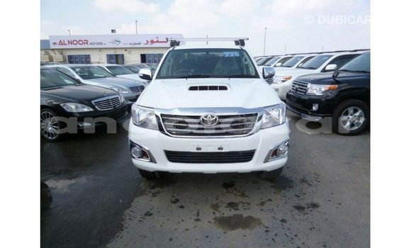 Comprar Importar Toyota Hilux Branco Carro em Import - Dubai em Bengo Province Comprar Importar Toyota Hilux Branco Carro em Import - Dubai em Bengo Province