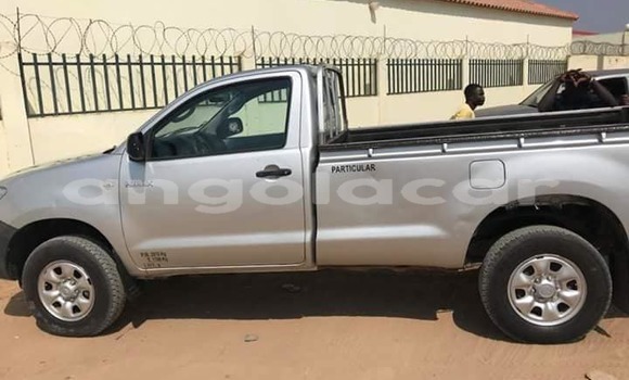 Comprar Usado Toyota Hilux Prata Carro em Luanda em Luanda Province Comprar Usado Toyota Hilux Prata Carro em Luanda em Luanda Province