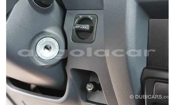 Comprar Importar Toyota Land Cruiser Branco Carro em Import - Dubai em Bengo Province Comprar Importar Toyota Land Cruiser Branco Carro em Import - Dubai em Bengo Province