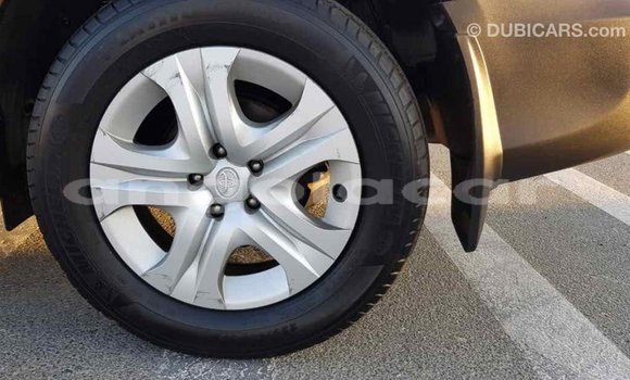 Comprar Importar Toyota RAV4 Vermelho Carro em Import - Dubai em Bengo Province Comprar Importar Toyota RAV4 Vermelho Carro em Import - Dubai em Bengo Province