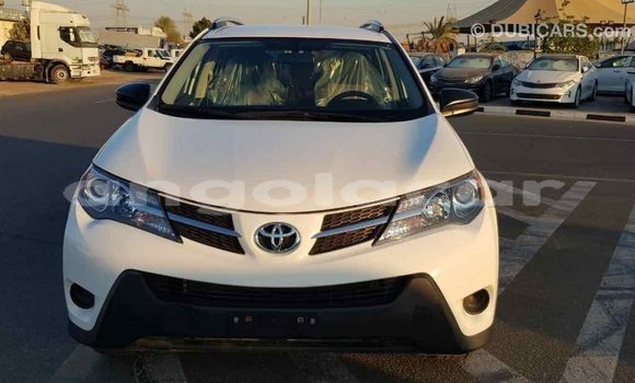Comprar Importar Toyota RAV4 Branco Carro em Import - Dubai em Bengo Province Comprar Importar Toyota RAV4 Branco Carro em Import - Dubai em Bengo Province