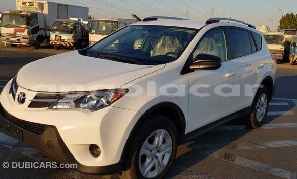 Comprar Importar Toyota RAV4 Branco Carro em Import - Dubai em Bengo Province Comprar Importar Toyota RAV4 Branco Carro em Import - Dubai em Bengo Province
