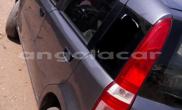 Acheter Occasion Voiture Fiat Punto Gris à Luanda, Province de Luanda
