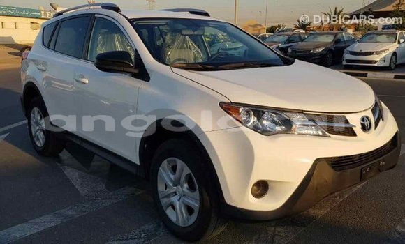 Comprar Importar Toyota RAV4 Branco Carro em Import - Dubai em Bengo Province Comprar Importar Toyota RAV4 Branco Carro em Import - Dubai em Bengo Province
