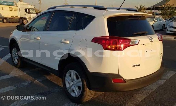 Comprar Importar Toyota RAV4 Branco Carro em Import - Dubai em Bengo Province Comprar Importar Toyota RAV4 Branco Carro em Import - Dubai em Bengo Province