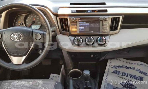 Comprar Importar Toyota RAV4 Branco Carro em Import - Dubai em Bengo Province Comprar Importar Toyota RAV4 Branco Carro em Import - Dubai em Bengo Province