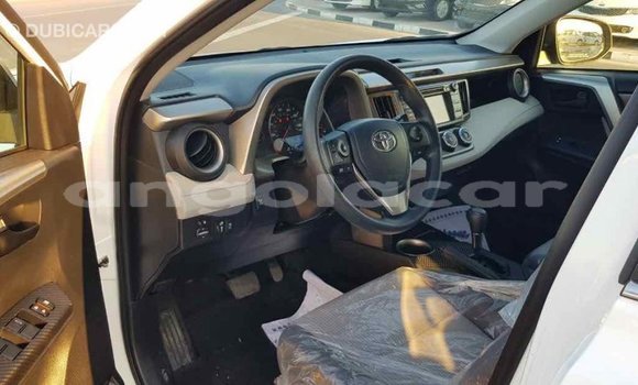 Comprar Importar Toyota RAV4 Branco Carro em Import - Dubai em Bengo Province Comprar Importar Toyota RAV4 Branco Carro em Import - Dubai em Bengo Province