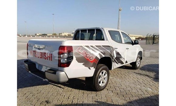Buy Import Mitsubishi L200 White Car in Import - Dubai in Bengo Province Buy Import Mitsubishi L200 White Car in Import - Dubai in Bengo Province