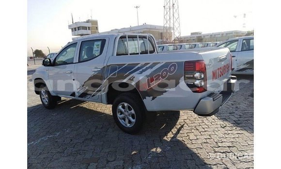 Buy Import Mitsubishi L200 White Car in Import - Dubai in Bengo Province Buy Import Mitsubishi L200 White Car in Import - Dubai in Bengo Province