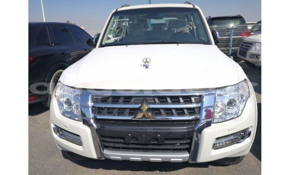 Comprar Importar Mitsubishi Pajero Branco Carro em Import - Dubai em Bengo Province Comprar Importar Mitsubishi Pajero Branco Carro em Import - Dubai em Bengo Province
