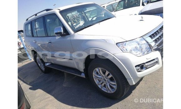 Comprar Importar Mitsubishi Pajero Branco Carro em Import - Dubai em Bengo Province Comprar Importar Mitsubishi Pajero Branco Carro em Import - Dubai em Bengo Province