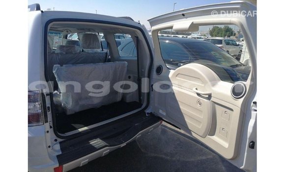 Comprar Importar Mitsubishi Pajero Branco Carro em Import - Dubai em Bengo Province Comprar Importar Mitsubishi Pajero Branco Carro em Import - Dubai em Bengo Province
