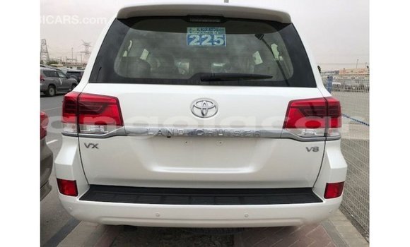 Comprar Importar Toyota Land Cruiser Branco Carro em Import - Dubai em Bengo Province Comprar Importar Toyota Land Cruiser Branco Carro em Import - Dubai em Bengo Province