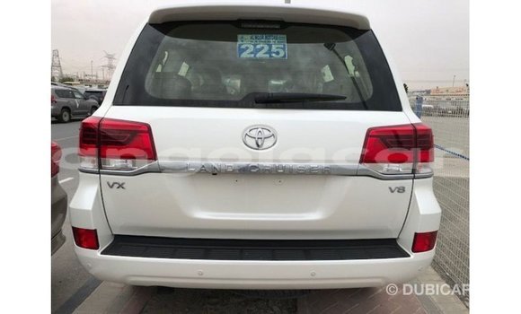 Comprar Importar Toyota Land Cruiser Branco Carro em Import - Dubai em Bengo Province Comprar Importar Toyota Land Cruiser Branco Carro em Import - Dubai em Bengo Province