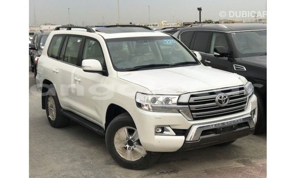 Comprar Importar Toyota Land Cruiser Branco Carro em Import - Dubai em Bengo Province Comprar Importar Toyota Land Cruiser Branco Carro em Import - Dubai em Bengo Province