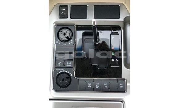 Comprar Importar Toyota Land Cruiser Branco Carro em Import - Dubai em Bengo Province Comprar Importar Toyota Land Cruiser Branco Carro em Import - Dubai em Bengo Province