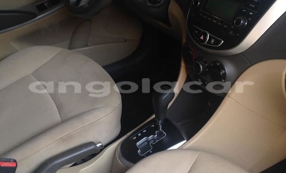 Acheter Occasion Voiture Hyundai Accent Blanc à Luanda, Province de Luanda Acheter Occasion Voiture Hyundai Accent Blanc à Luanda, Province de Luanda