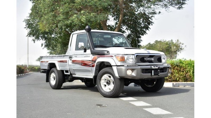 Big with watermark toyota land cruiser bengo province import dubai 7706