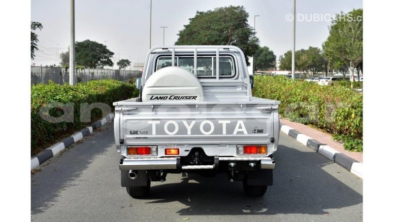Big with watermark toyota land cruiser bengo province import dubai 7706