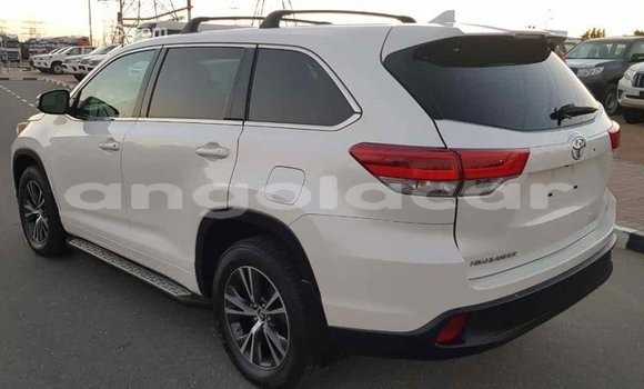 Comprar Importar Toyota Highlander Branco Carro em Import - Dubai em Bengo Province Comprar Importar Toyota Highlander Branco Carro em Import - Dubai em Bengo Province