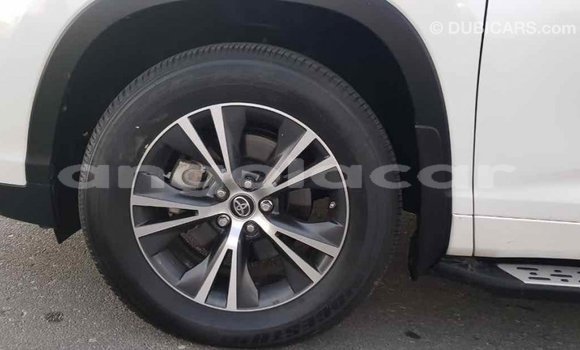 Comprar Importar Toyota Highlander Branco Carro em Import - Dubai em Bengo Province Comprar Importar Toyota Highlander Branco Carro em Import - Dubai em Bengo Province