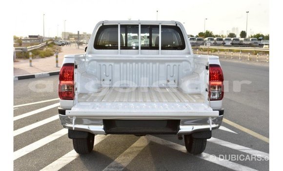 Buy Import Toyota Hilux White Car in Import - Dubai in Bengo Province Buy Import Toyota Hilux White Car in Import - Dubai in Bengo Province