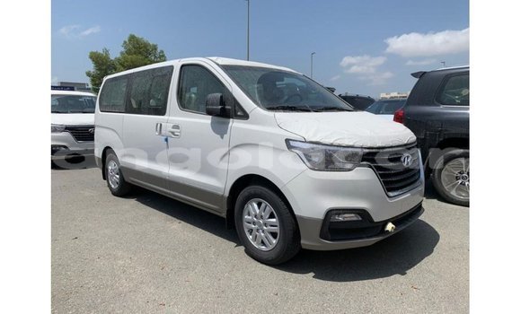 Comprar Importar Hyundai Accent Branco Carro em Import - Dubai em Bengo Province Comprar Importar Hyundai Accent Branco Carro em Import - Dubai em Bengo Province